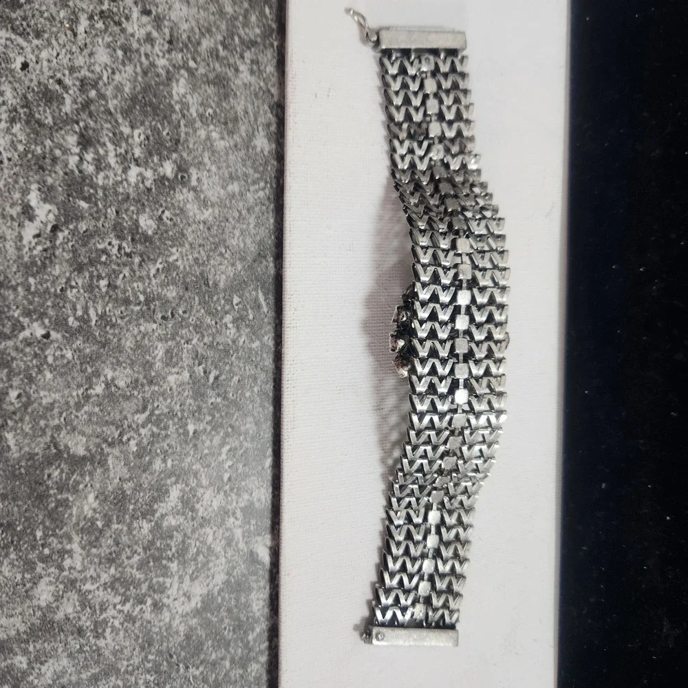 Vintage Silver Tone Chevron‎ Mesh Rhinestone Floral Medallion Statement Bracelet